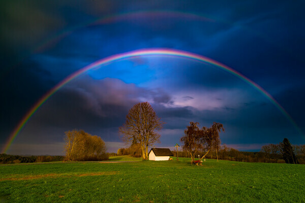 Kapelle Tiefenhusern Regenbogen Bildnachweis:  Tourist-Information Hchenschwand, Fotograf Klaus Hansen